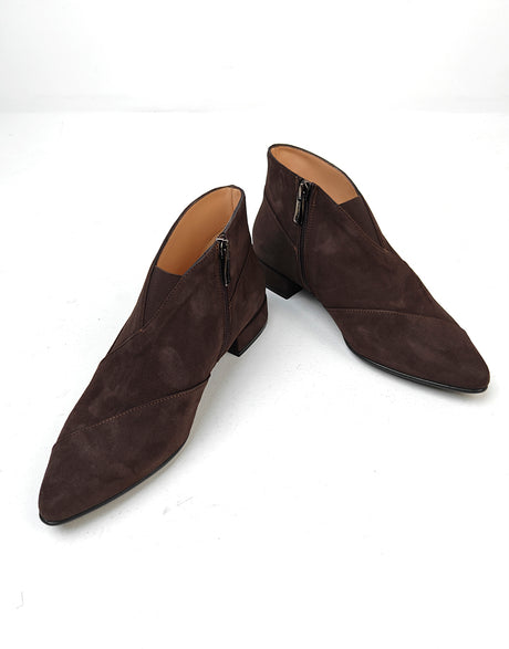 Коричневый